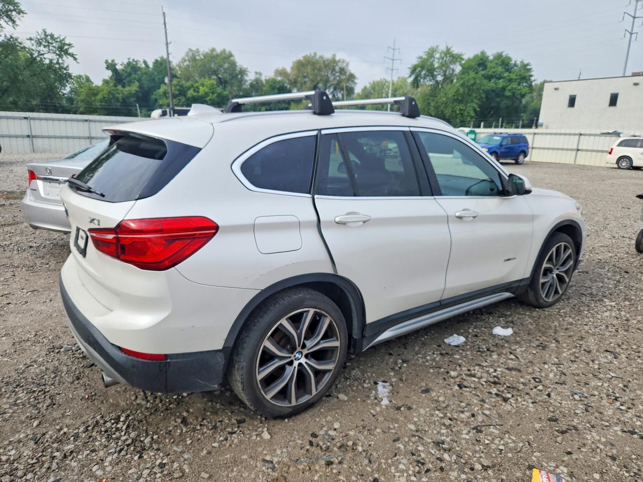 2016 BMW X1 XDRIVE28I — Фото 3 из 13
