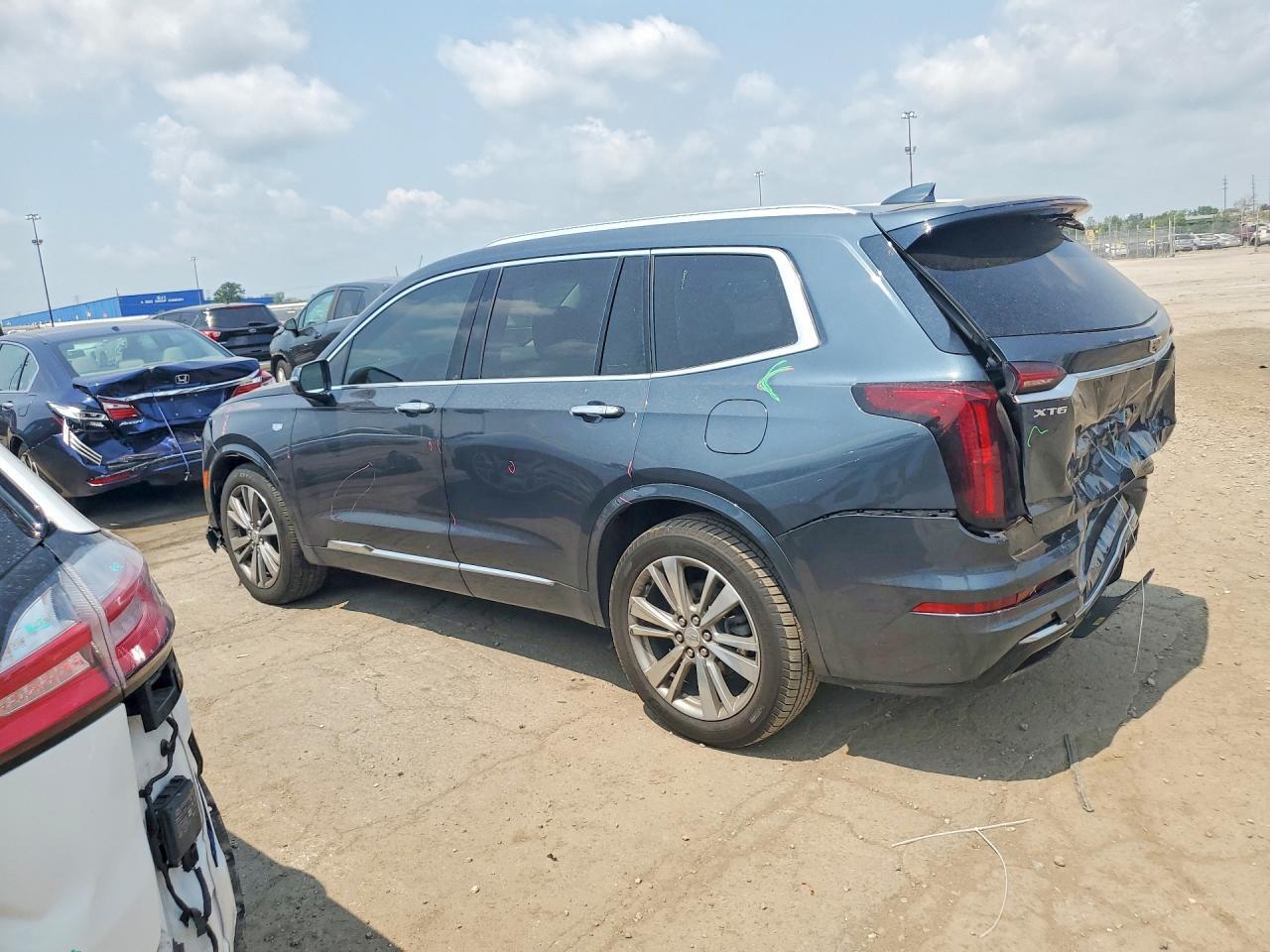 2020 CADILLAC XT6 PREMIUM LUXURY — Фото 2 из 13
