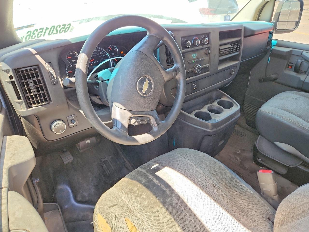 2008 CHEVROLET EXPRESS G2500 — Фото 8 из 13