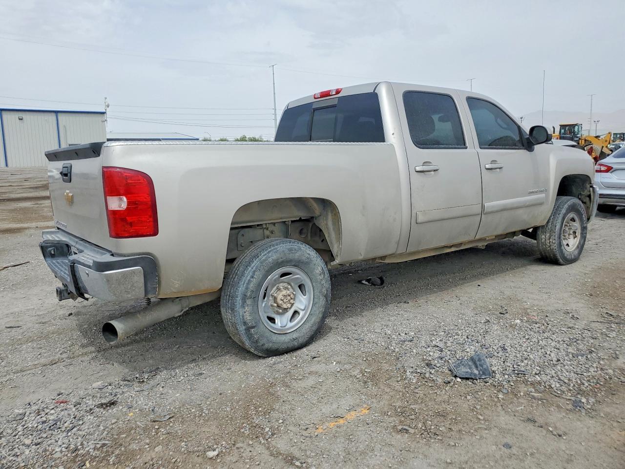 2008 CHEVROLET SILVERADO K2500 HEAVY DUTY — Фото 3 из 12