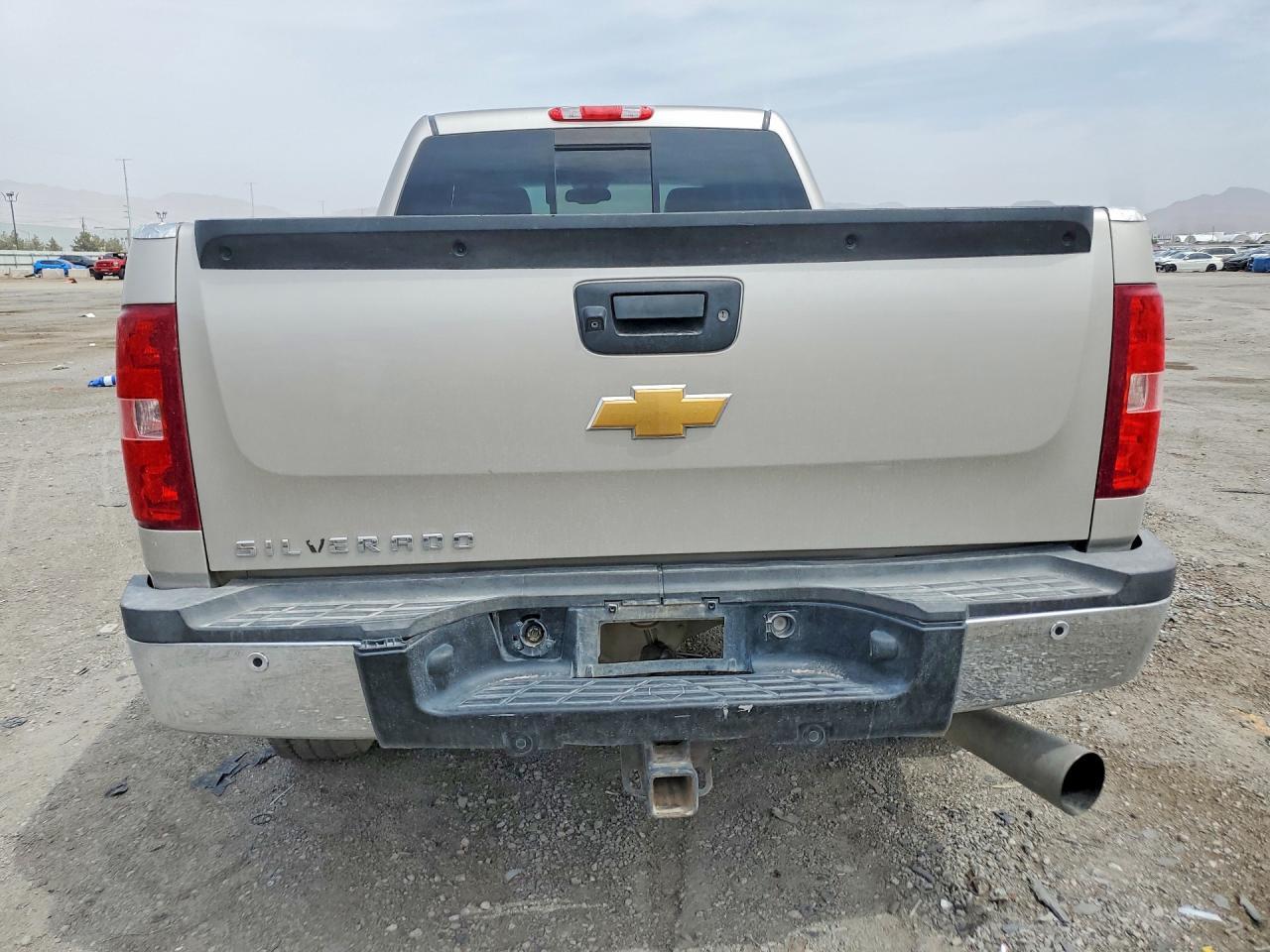 2008 CHEVROLET SILVERADO K2500 HEAVY DUTY — Фото 6 из 12