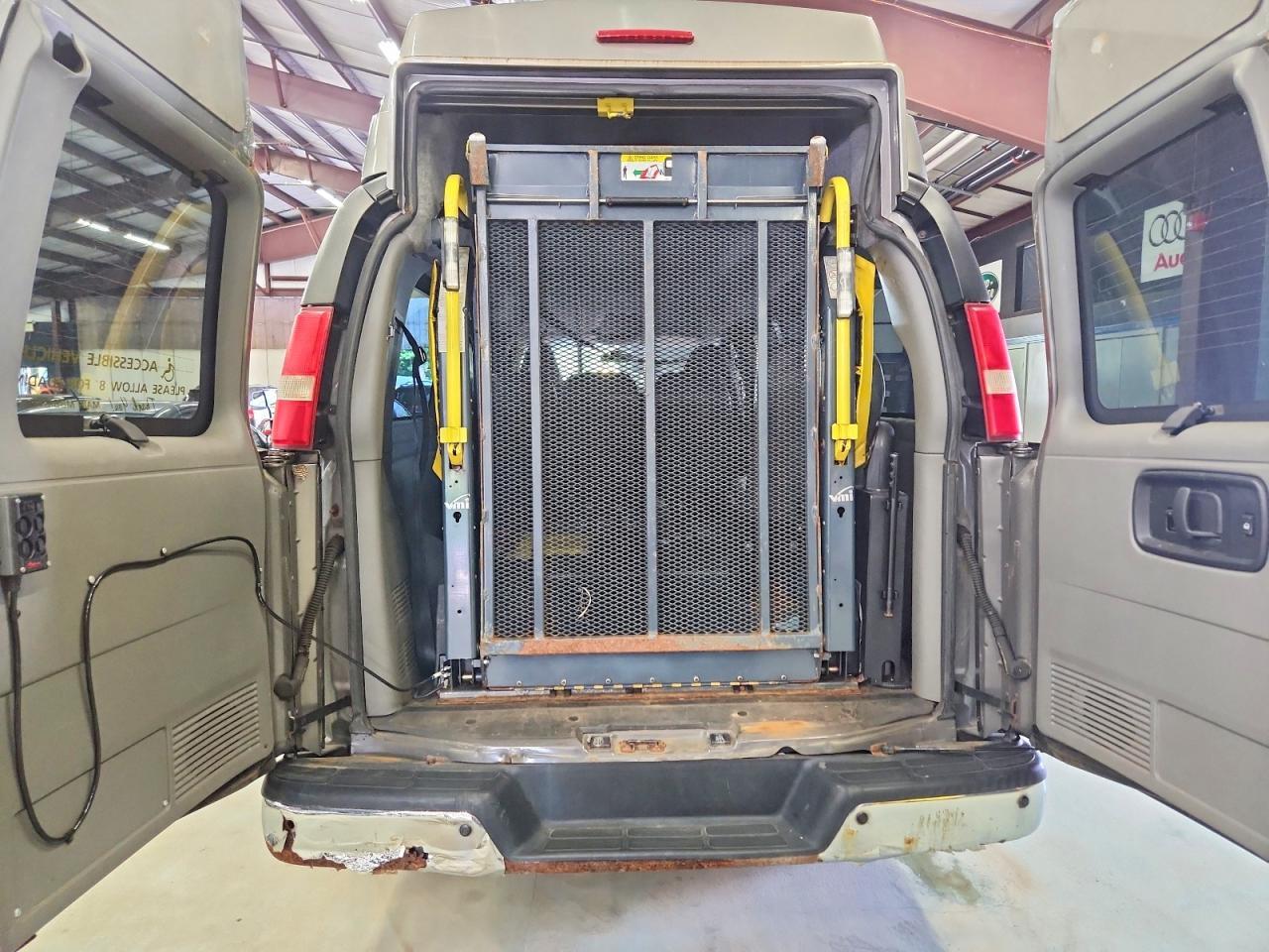 2012 CHEVROLET EXPRESS G3500 LT — Фото 10 из 13
