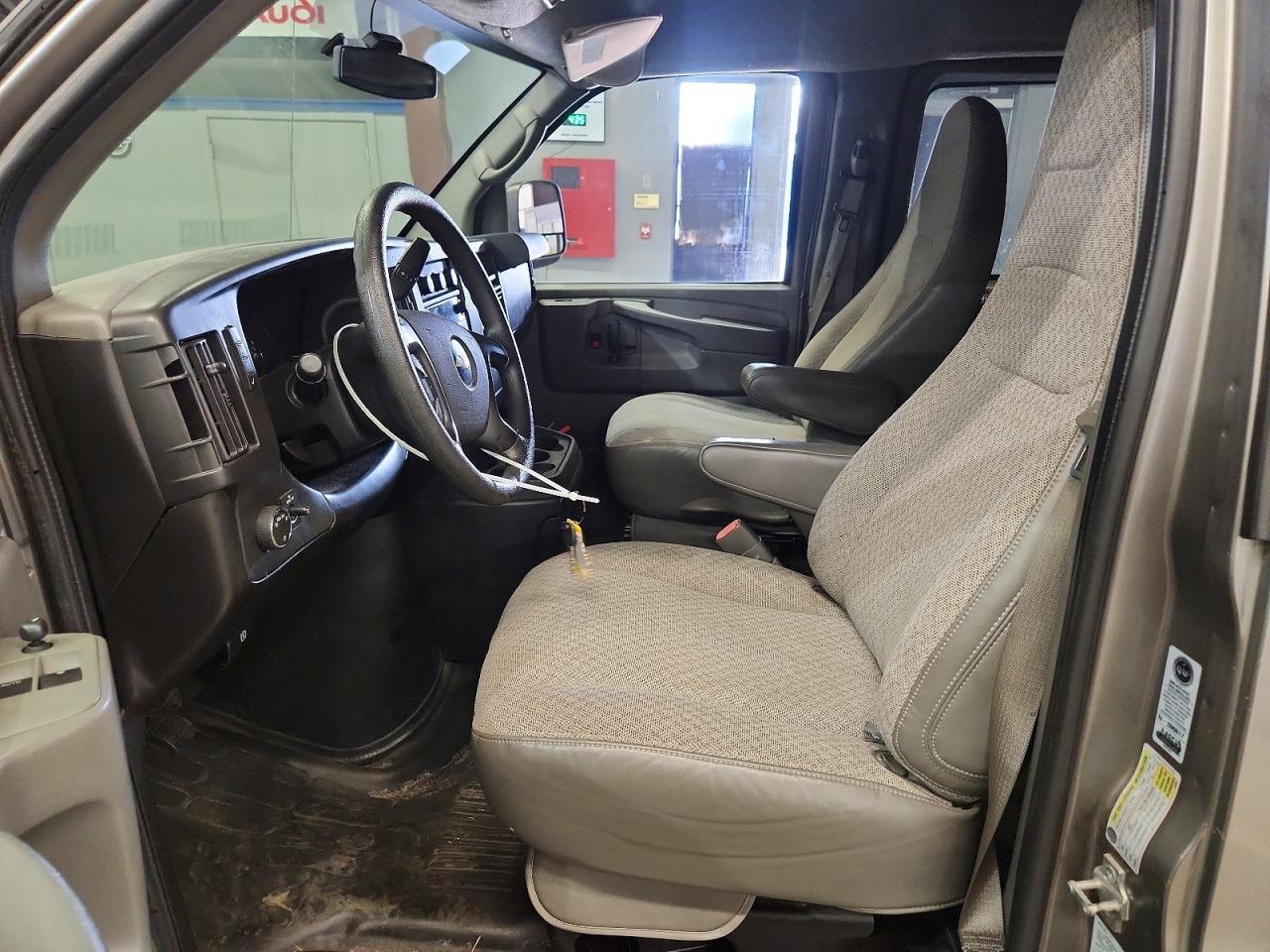 2012 CHEVROLET EXPRESS G3500 LT — Фото 7 из 13