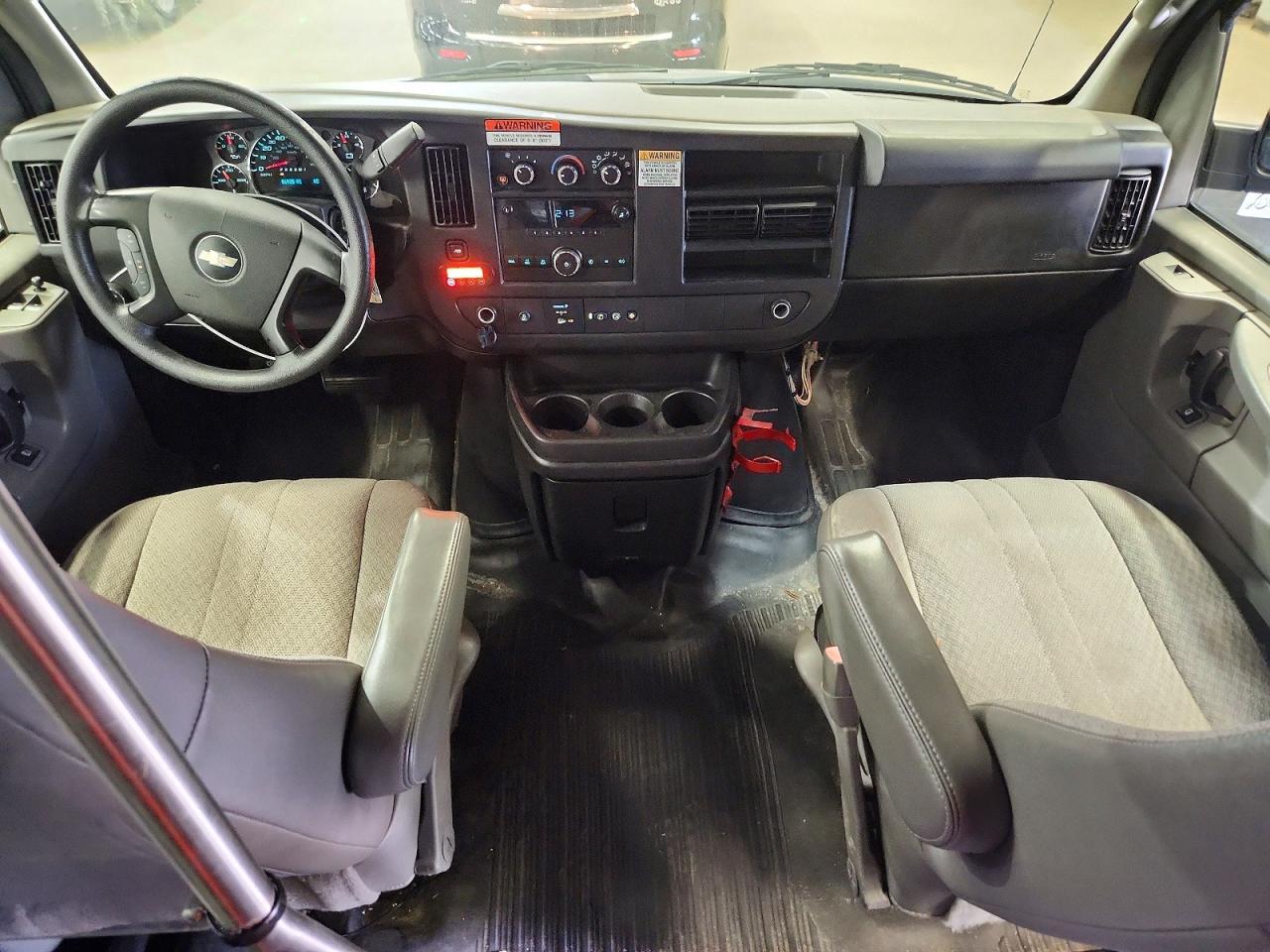 2012 CHEVROLET EXPRESS G3500 LT — Фото 8 из 13