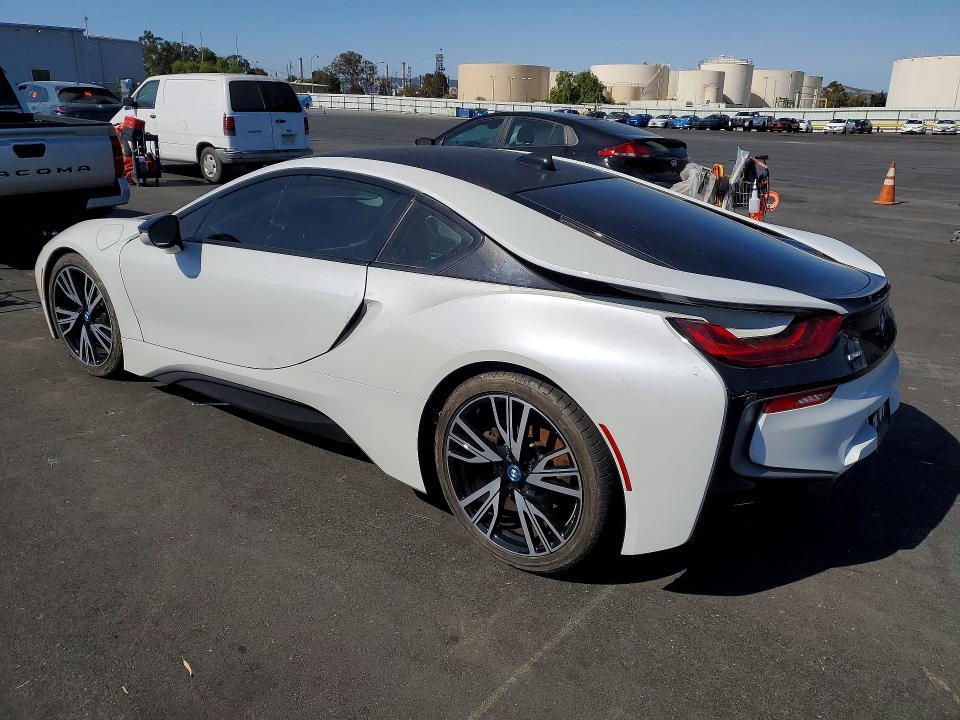 WBY2Z2C58GV675365 2016 BMW I8 photo no. 2