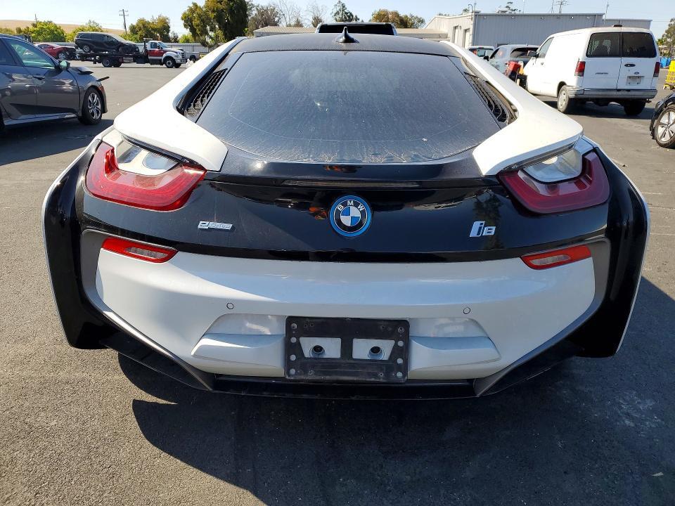 WBY2Z2C58GV675365 2016 BMW I8 photo no. 6