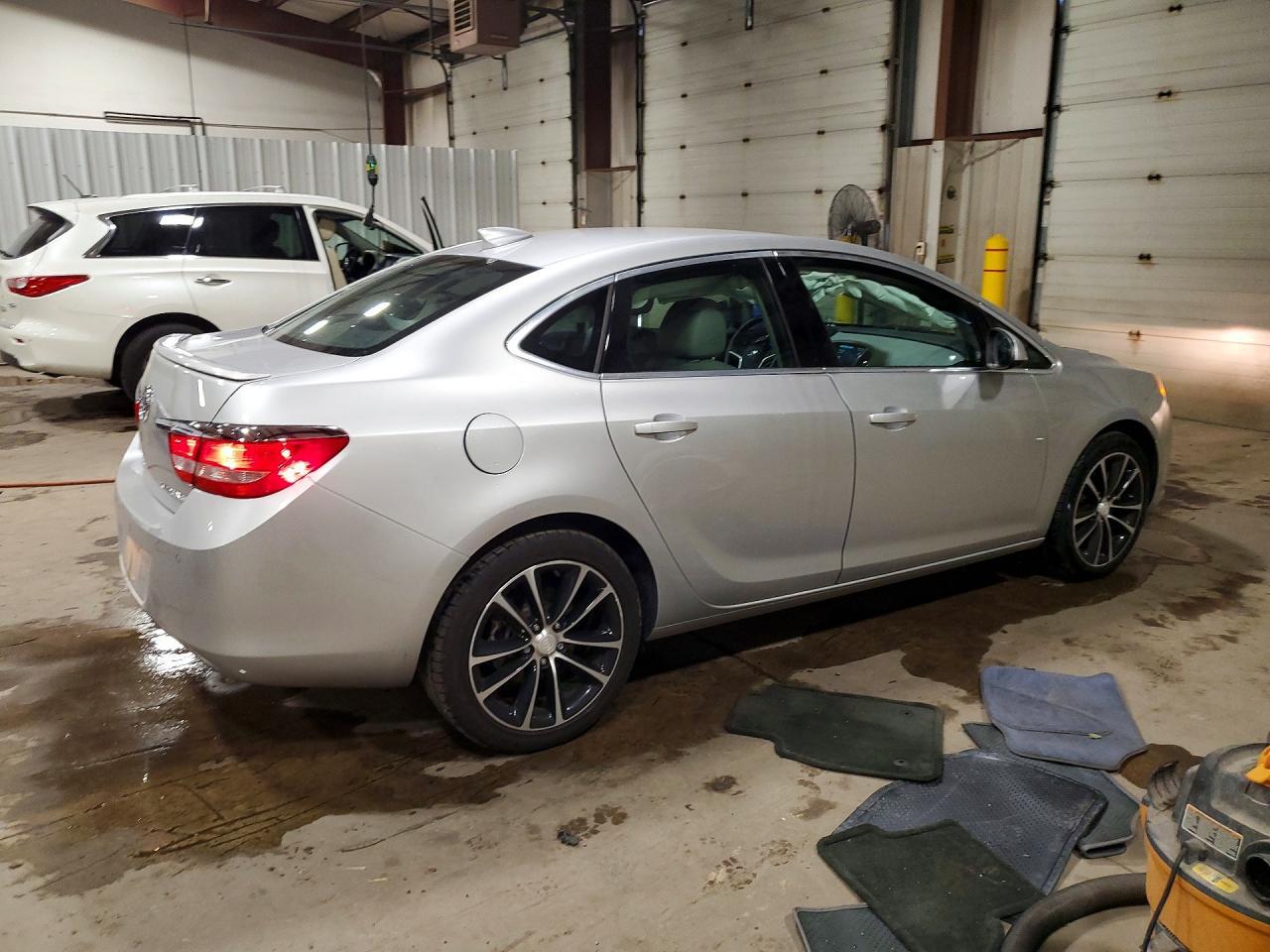 2016 BUICK VERANO SPORT TOURING — Фото 3 из 12