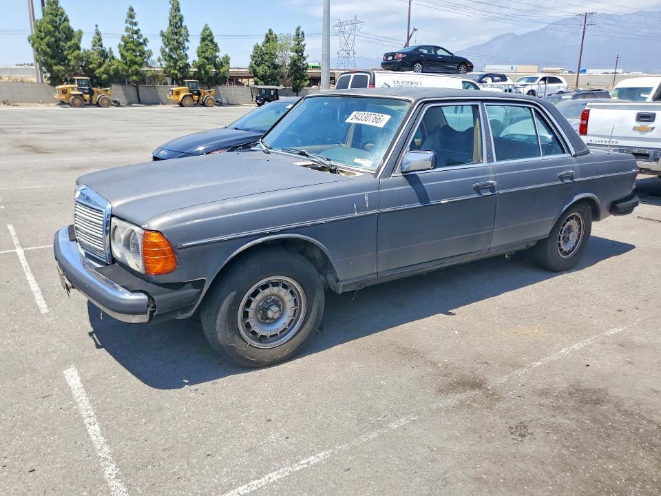 1983 MERCEDES-BENZ 300 WDBAB33A2DB031019