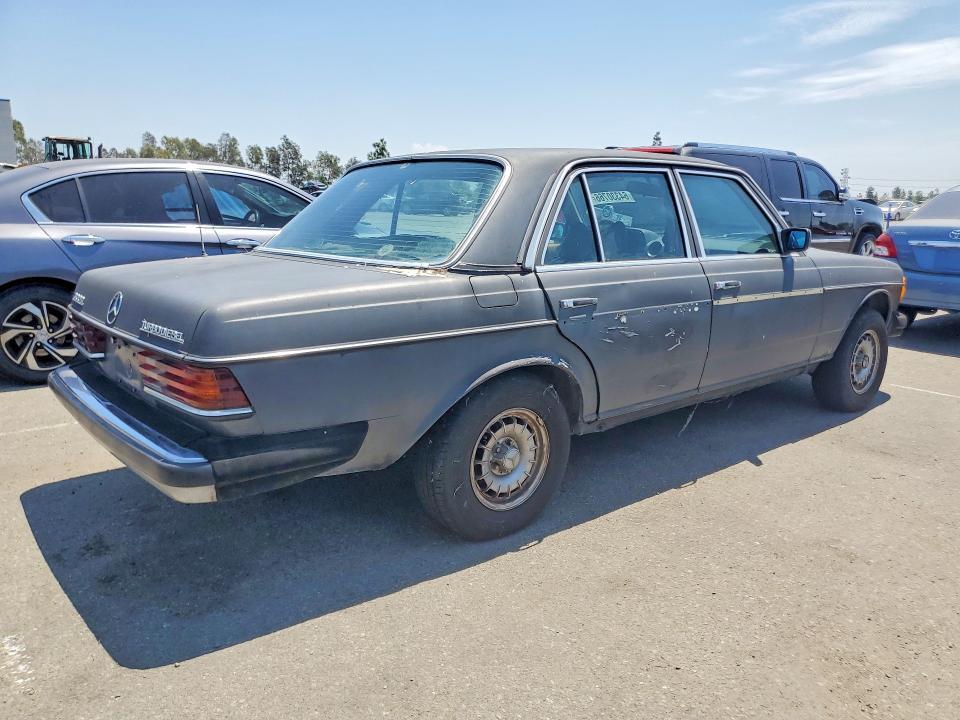 1983 MERCEDES-BENZ 300 DT — Фото 3 из 13
