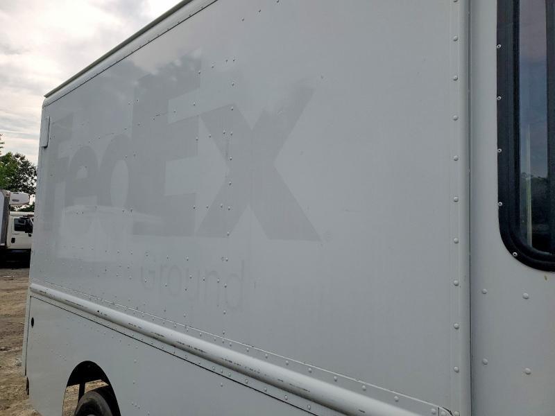 2004 FREIGHTLINER MT45 CHASSIS DELIVERY TRUCK — Фото 11 из 12