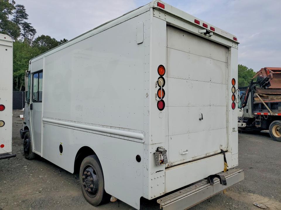2004 FREIGHTLINER MT45 CHASSIS DELIVERY TRUCK — Фото 2 из 12