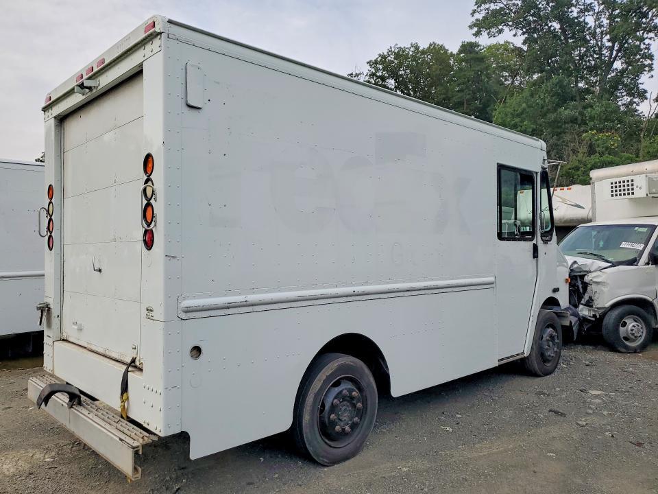 2004 FREIGHTLINER MT45 CHASSIS DELIVERY TRUCK — Фото 3 из 12
