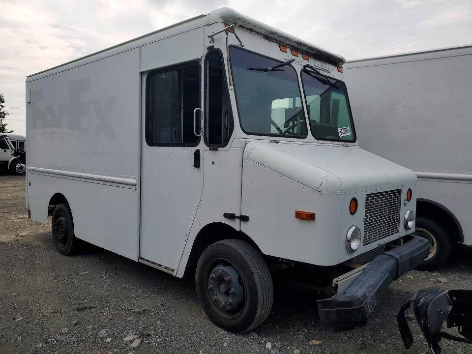 2004 FREIGHTLINER MT45 CHASSIS DELIVERY TRUCK — Фото 4 из 12