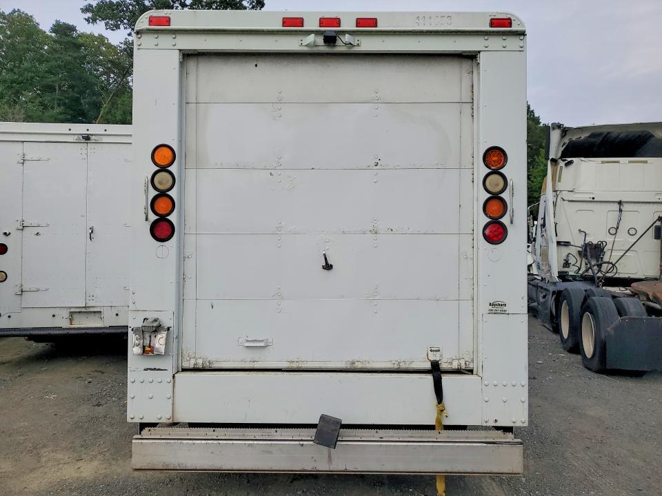 2004 FREIGHTLINER MT45 CHASSIS DELIVERY TRUCK — Фото 6 из 12