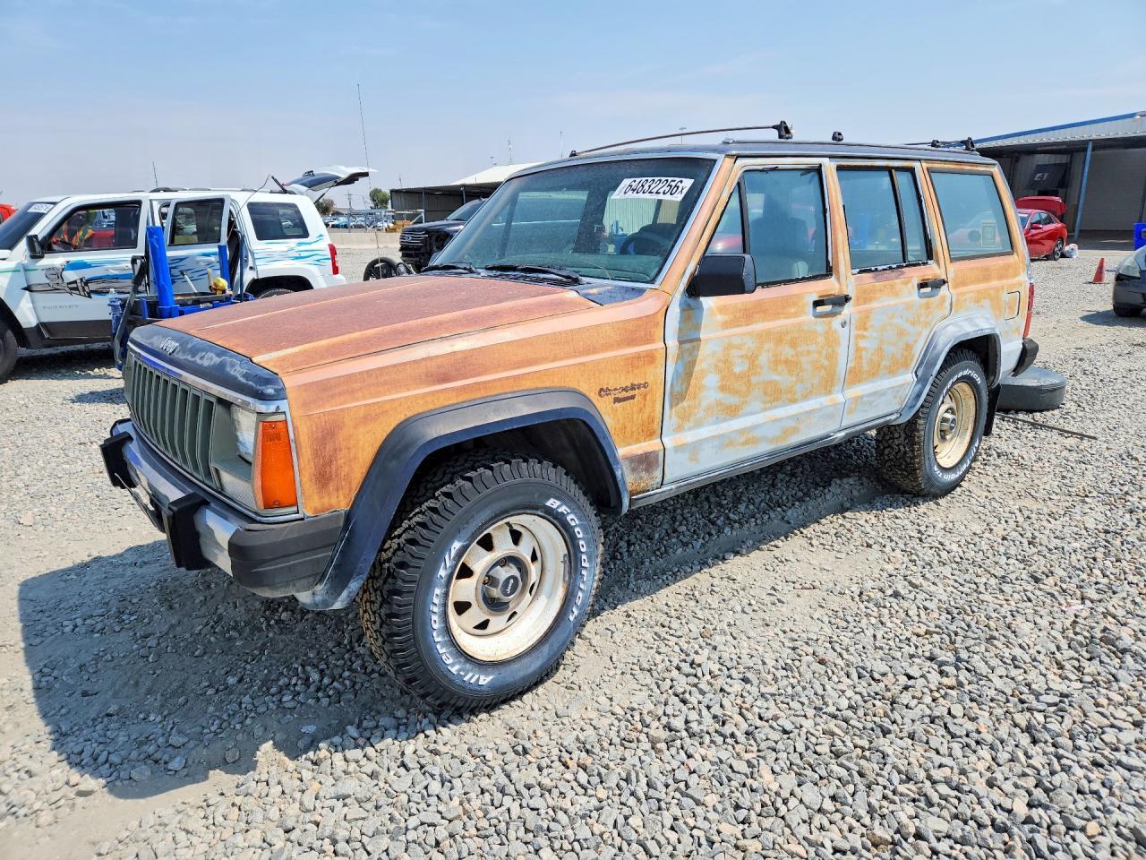 1984 JEEP CHEROKEE 1JCWL782XET109084