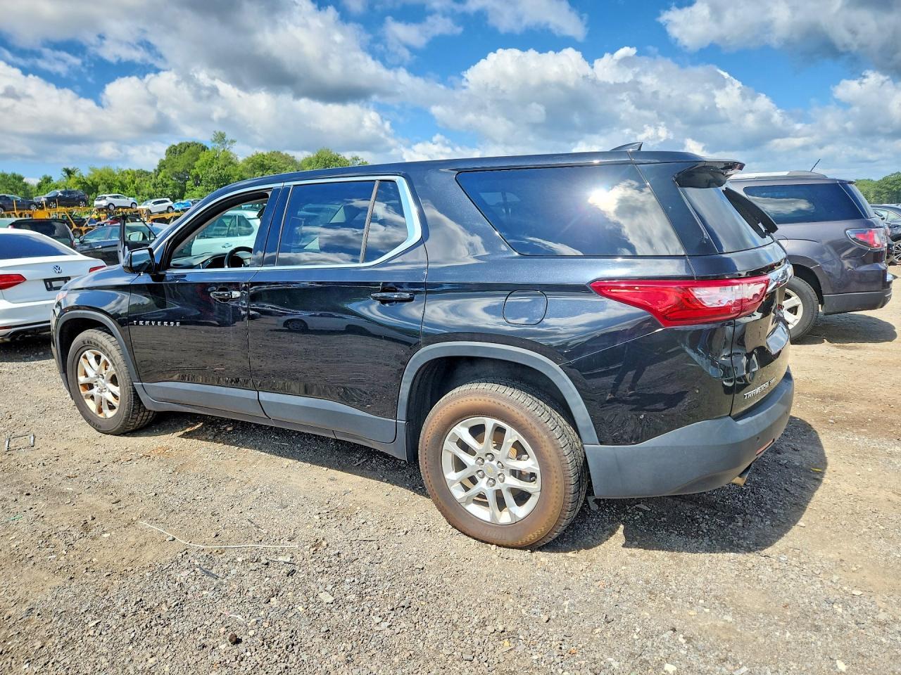 2020 CHEVROLET TRAVERSE LS — Фото 2 из 13