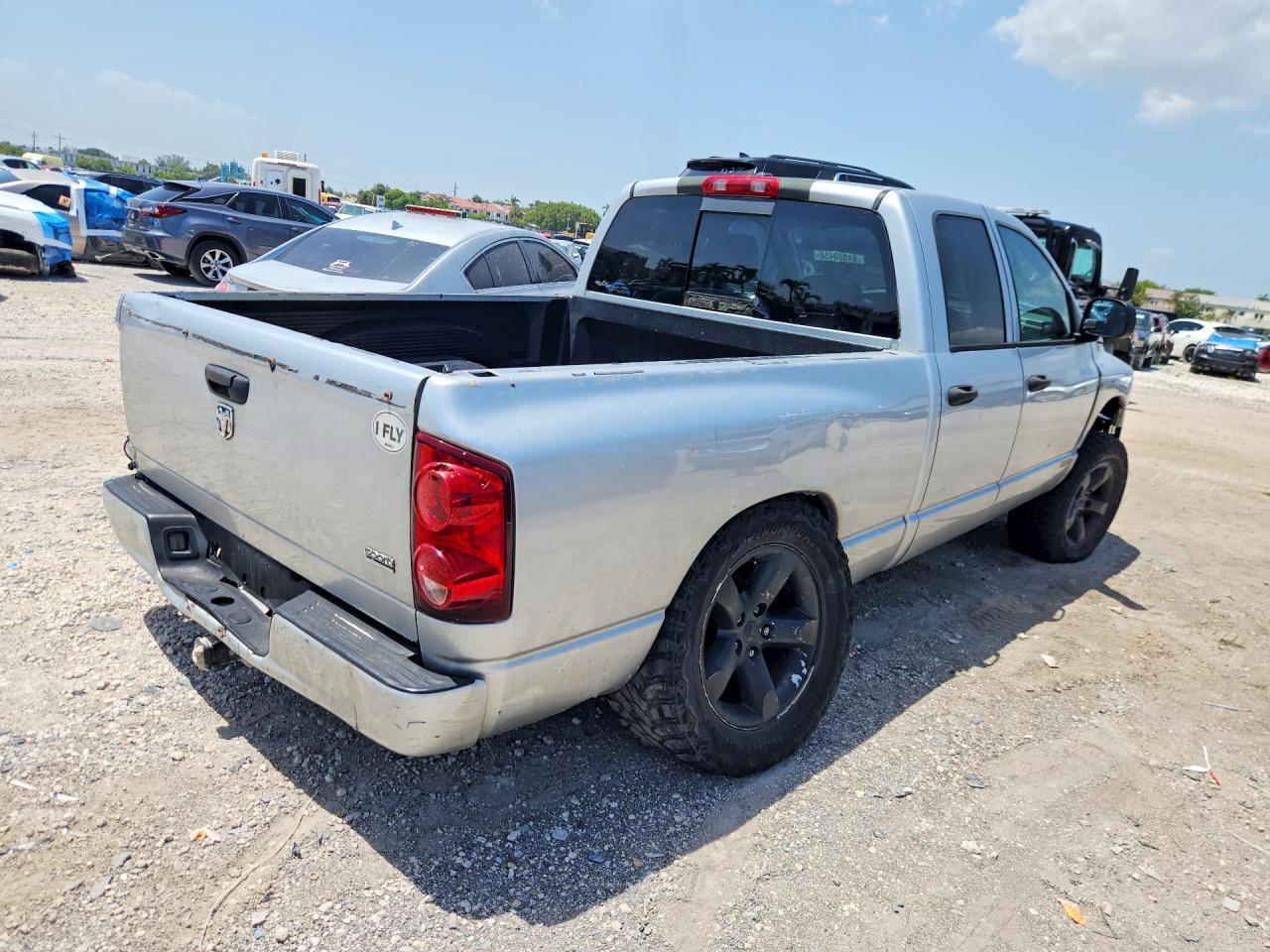 2008 DODGE RAM 1500 ST — Фото 3 из 12