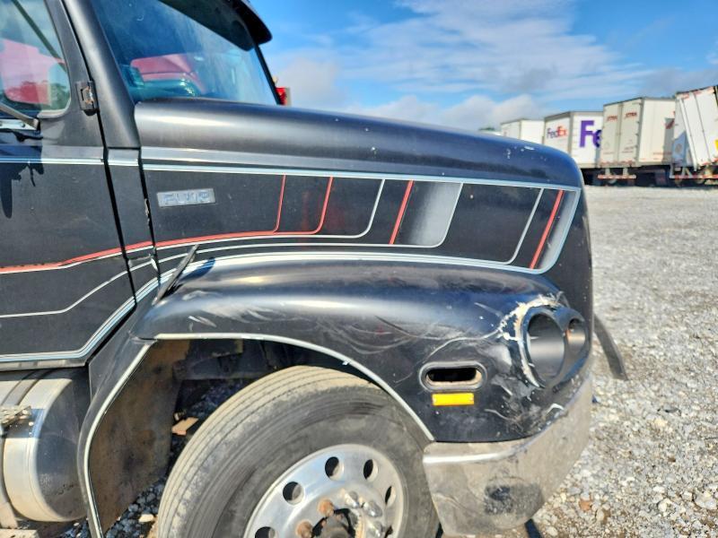 2000 FREIGHTLINER FL112 SEMI TRUCK — Фото 10 из 12