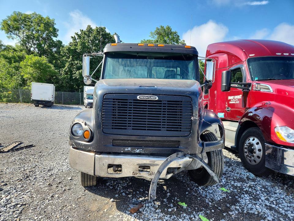 2000 FREIGHTLINER FL112 SEMI TRUCK — Фото 5 из 12