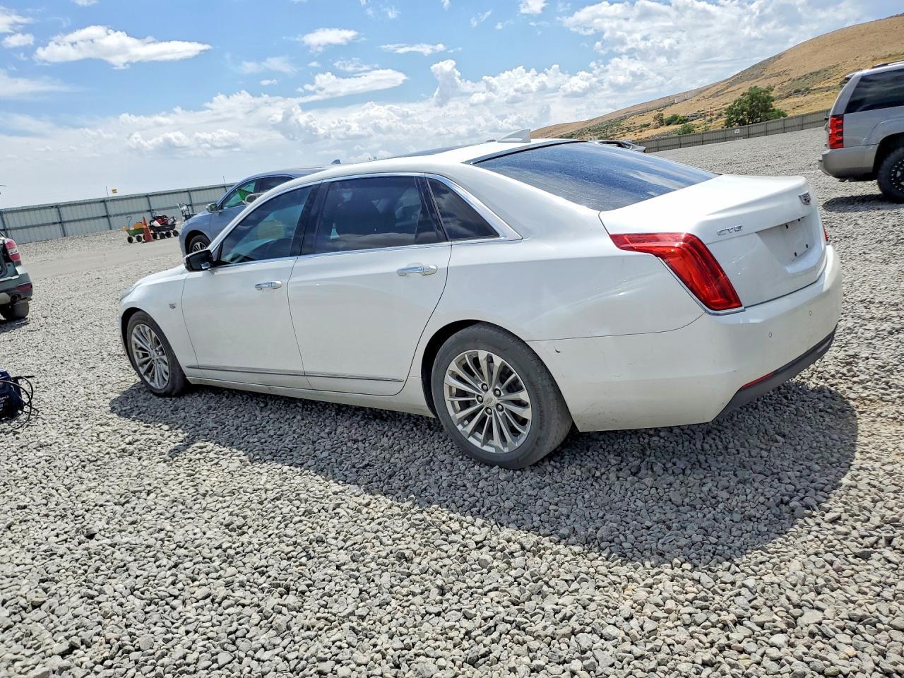 2016 CADILLAC CT6 — Фото 2 из 12