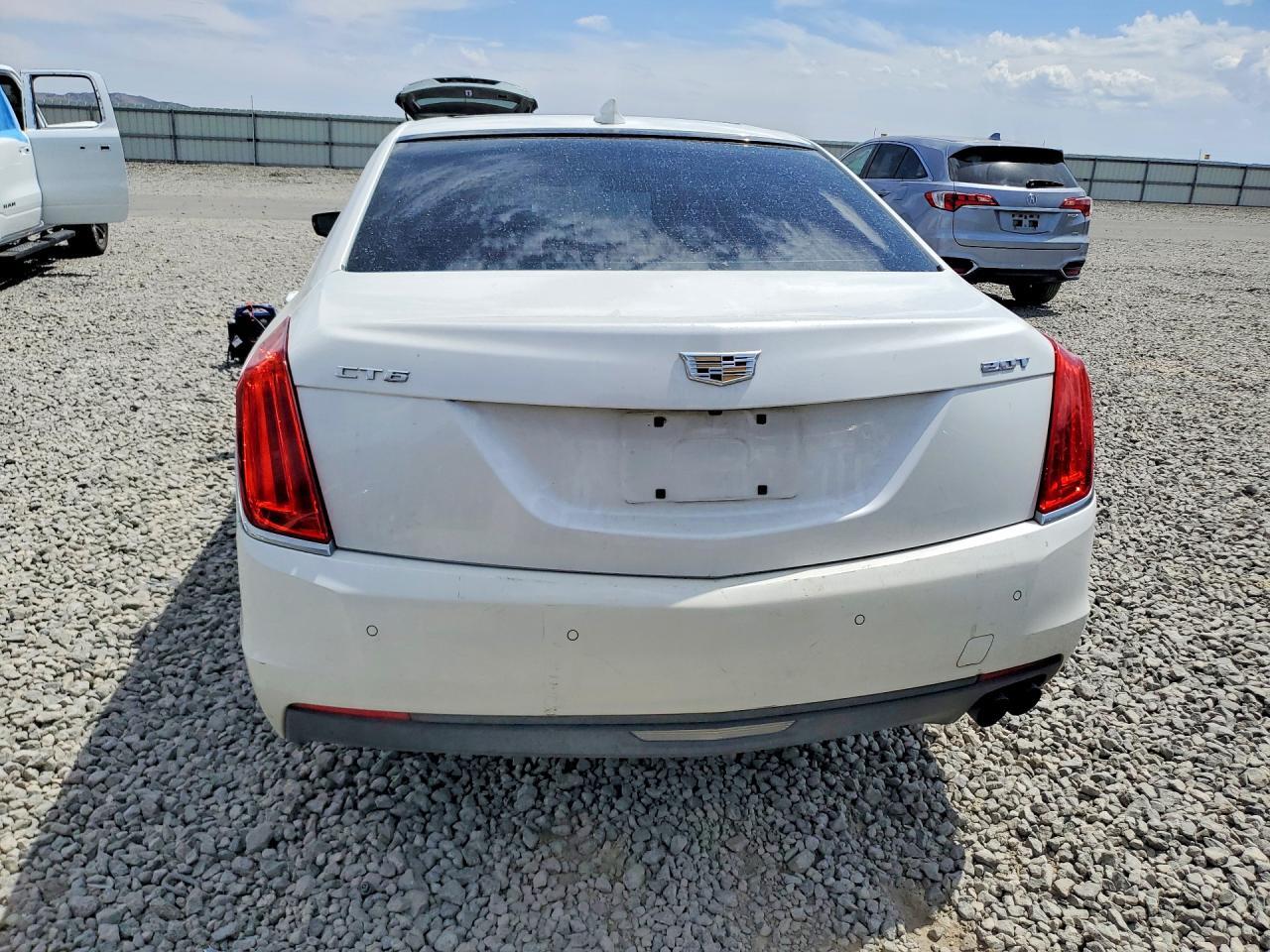 2016 CADILLAC CT6 — Фото 6 из 12