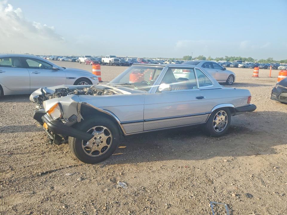 1988 MERCEDES-BENZ 560 WDBBA48D7JA085529