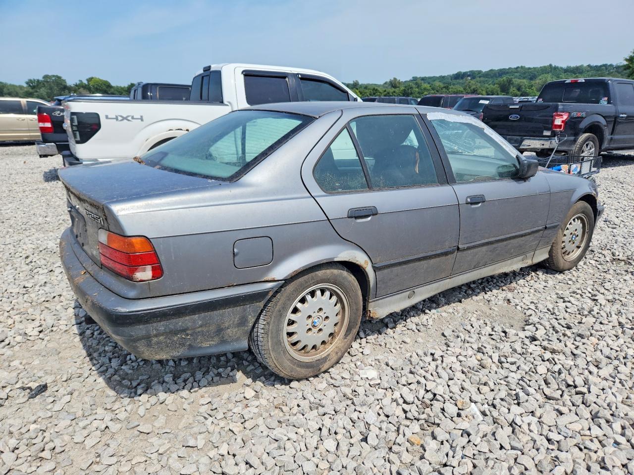 WBACB4312NFF89656 1992 BMW 325 photo no. 3
