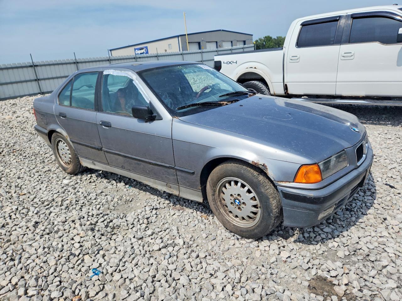 WBACB4312NFF89656 1992 BMW 325 photo no. 4