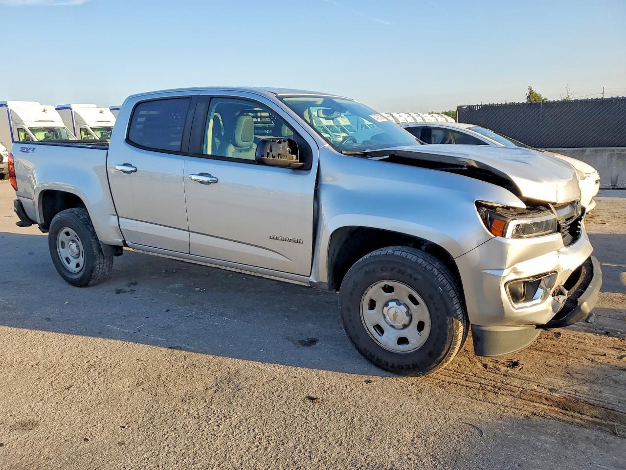 2016 CHEVROLET COLORADO Z71 — Фото 4 из 12