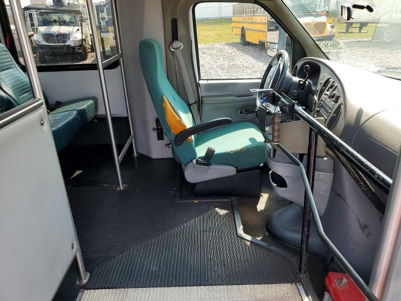2008 FORD ECONOLINE E450 SUPER DUTY CUTAWAY VAN — Фото 5 из 10