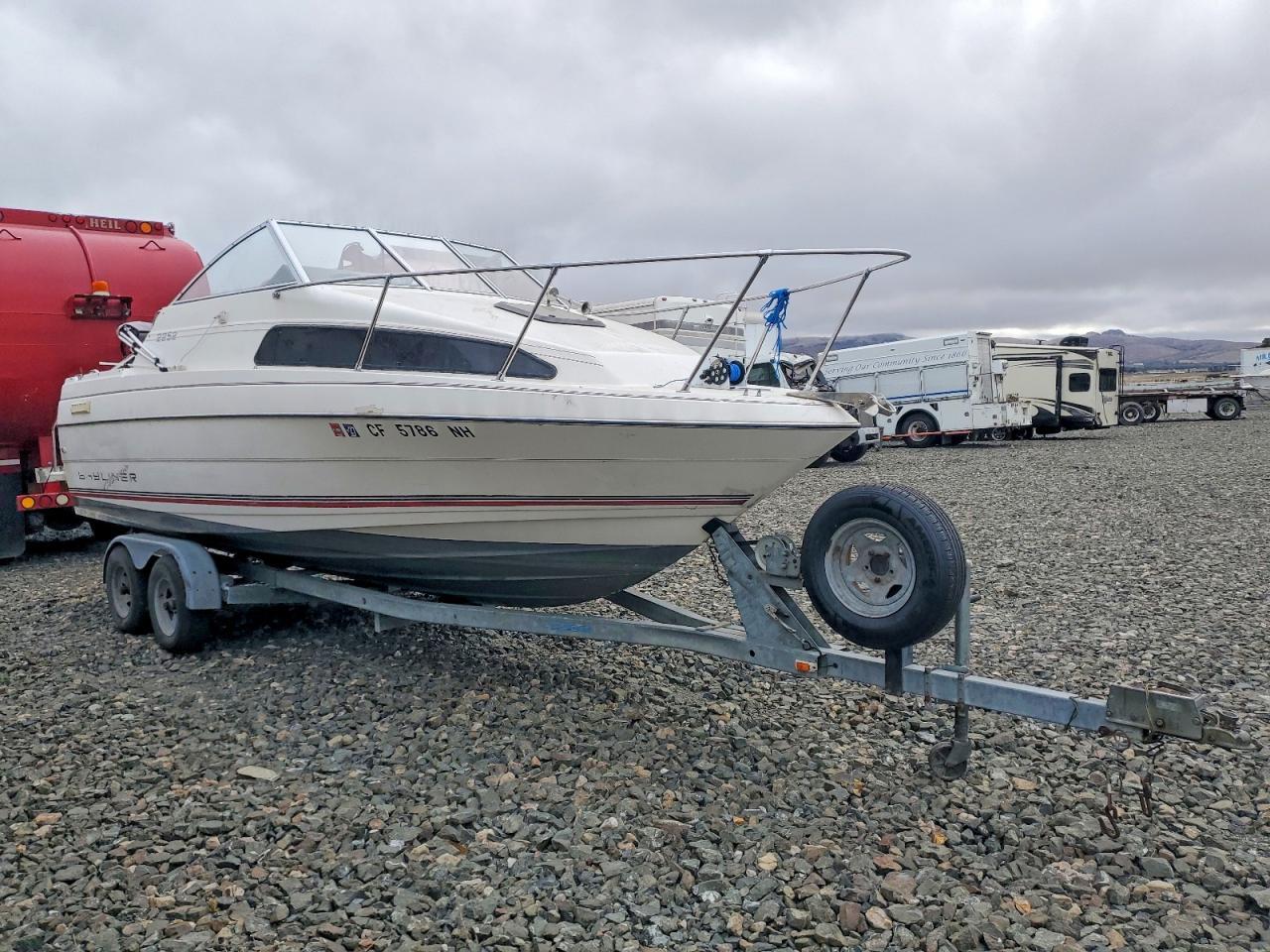 1992 BAYLINER 2255 CIERA BOAT