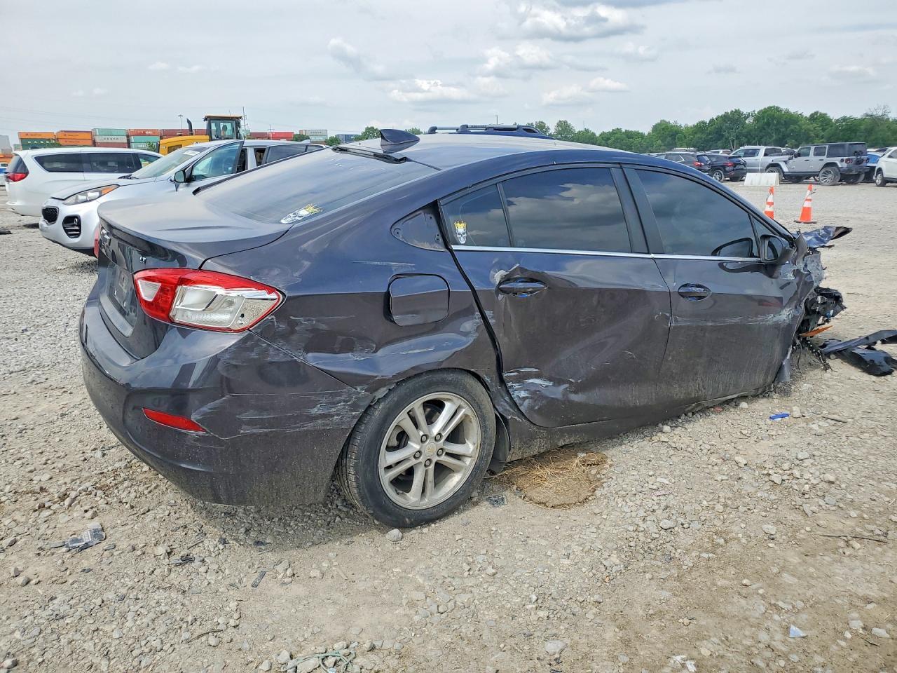 2016 CHEVROLET CRUZE LT — Фото 3 из 12
