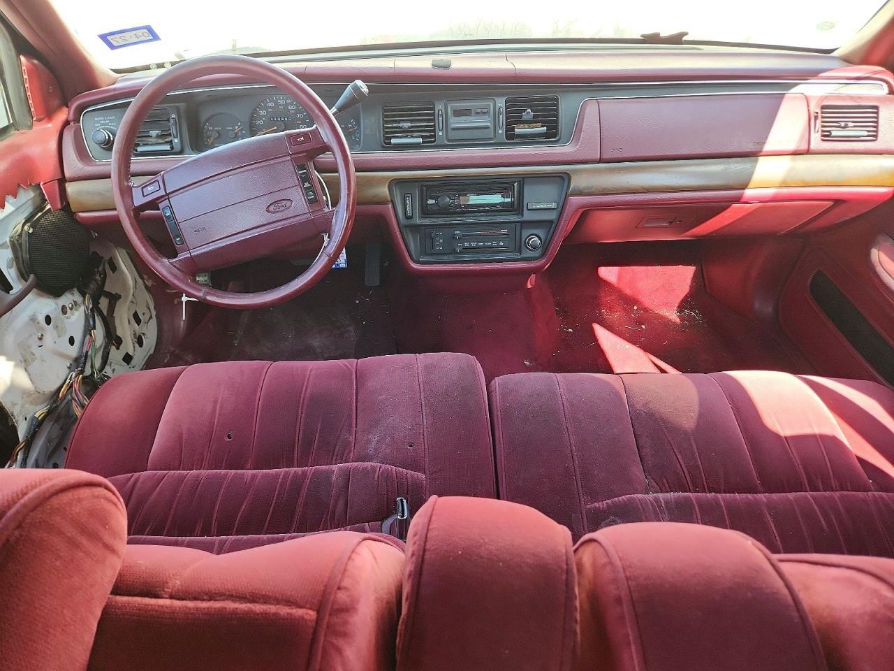 2FALP74W5PX191402 1993 FORD CROWN VICTORIA photo no. 8
