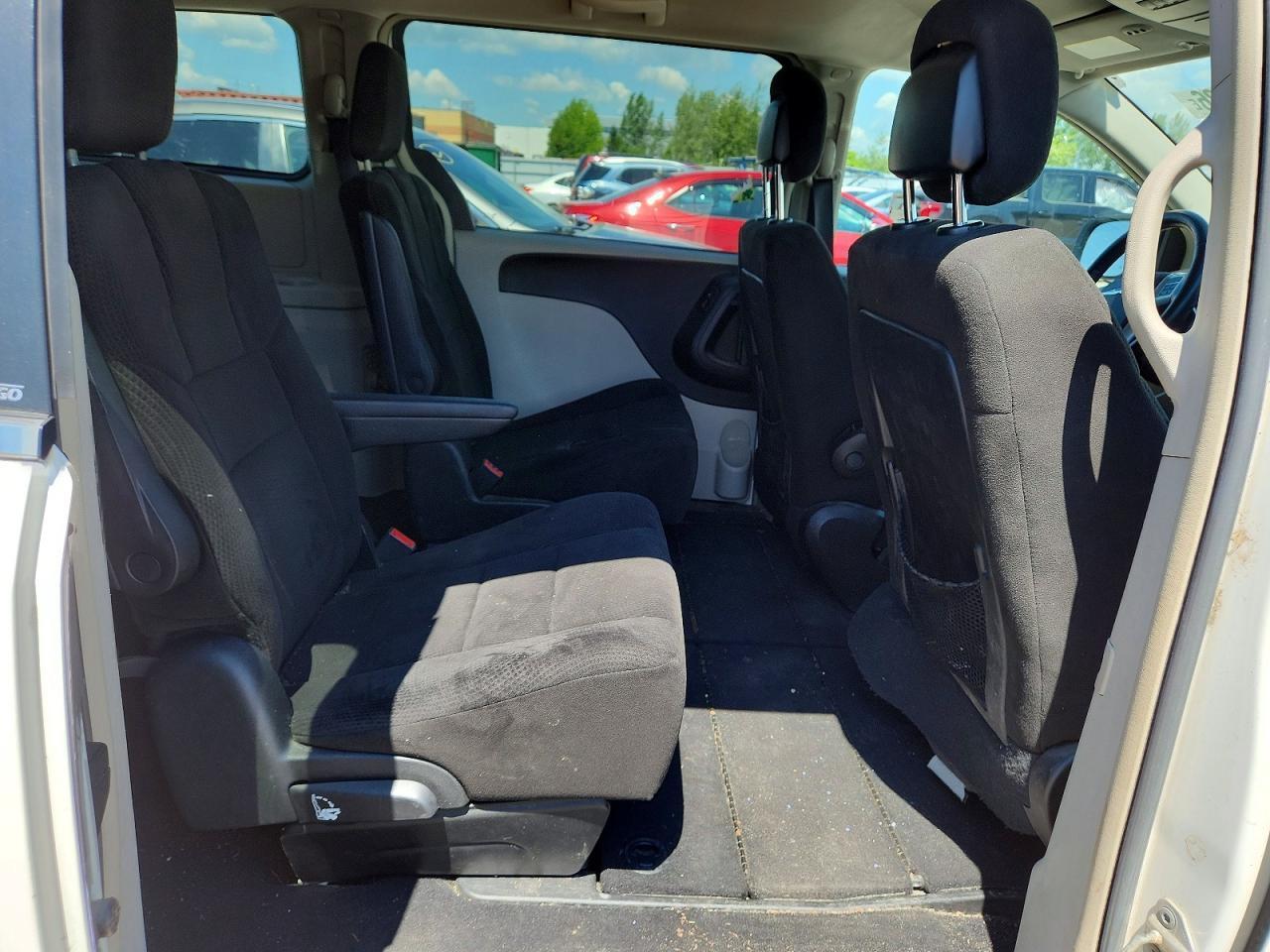 2012 CHRYSLER TOWN & COUNTRY TOURING — Фото 11 из 13