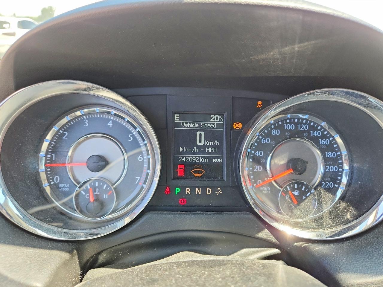 2012 CHRYSLER TOWN & COUNTRY TOURING — Фото 9 из 13