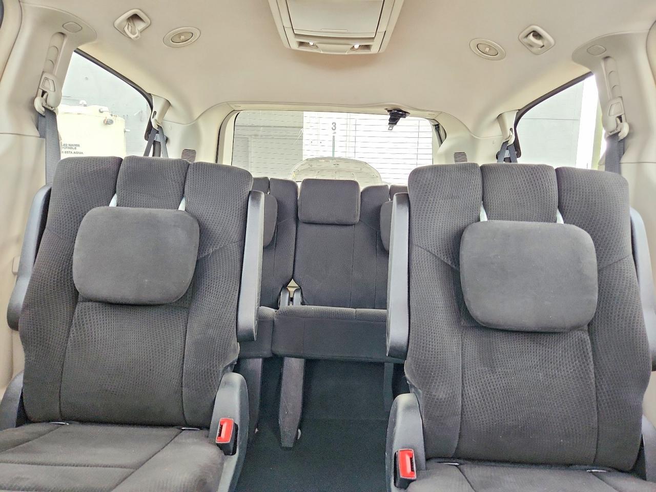 2012 CHRYSLER TOWN & COUNTRY TOURING — Фото 10 из 13