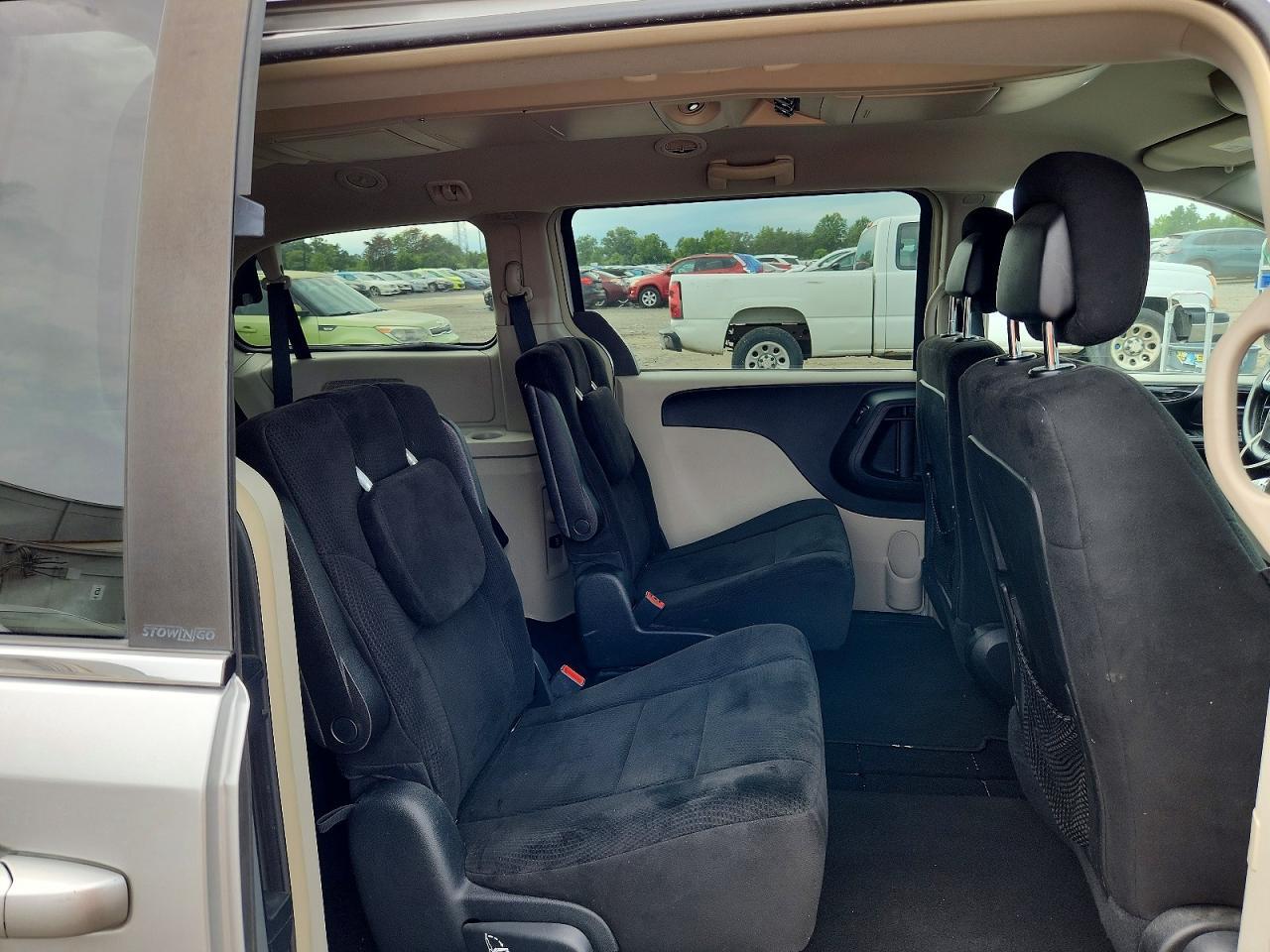 2012 CHRYSLER TOWN & COUNTRY TOURING — Фото 11 из 13