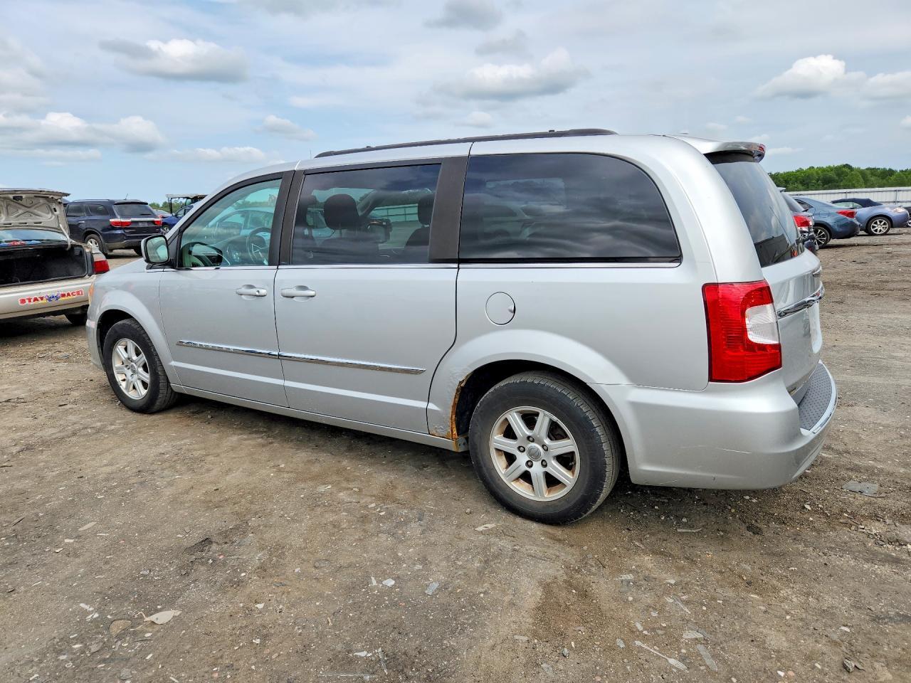 2012 CHRYSLER TOWN & COUNTRY TOURING — Фото 2 из 13