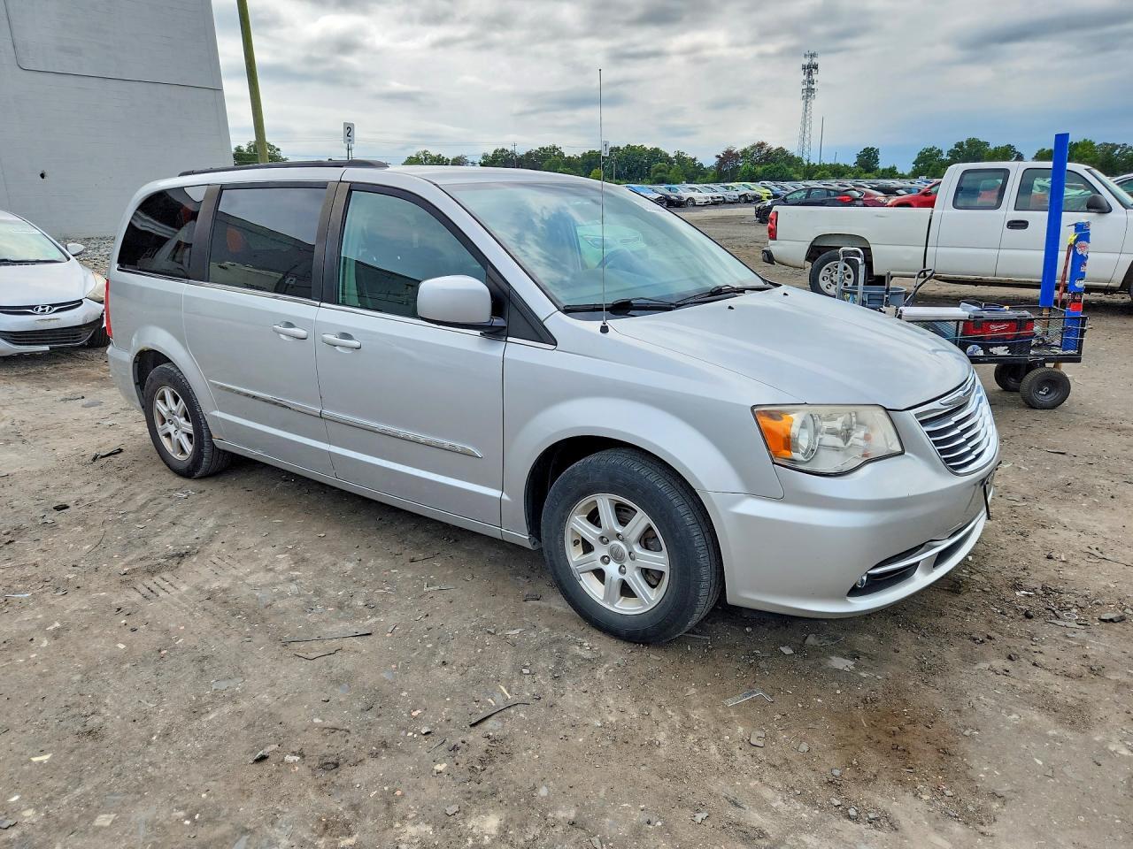 2012 CHRYSLER TOWN & COUNTRY TOURING — Фото 4 из 13