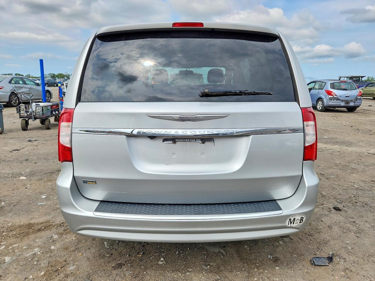 2012 CHRYSLER TOWN & COUNTRY TOURING — Фото 6 из 13