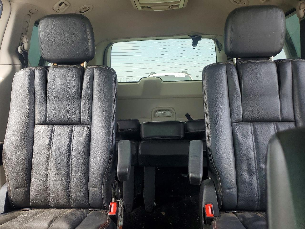 2012 CHRYSLER TOWN & COUNTRY TOURING — Фото 10 из 13