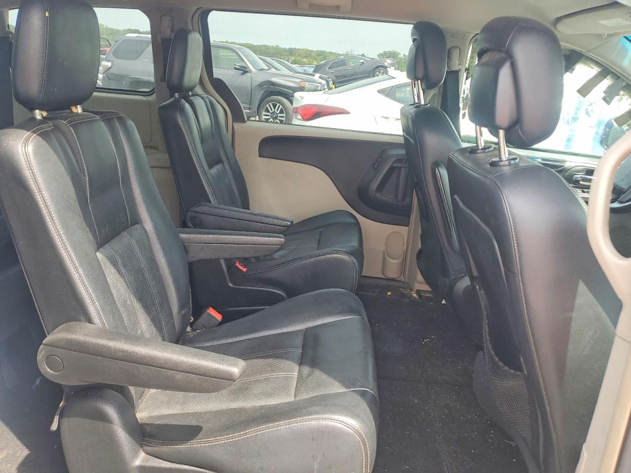 2012 CHRYSLER TOWN & COUNTRY TOURING — Фото 11 из 13