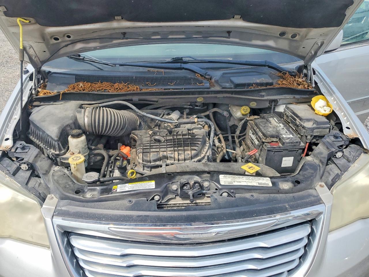 2012 CHRYSLER TOWN & COUNTRY TOURING — Фото 12 из 13