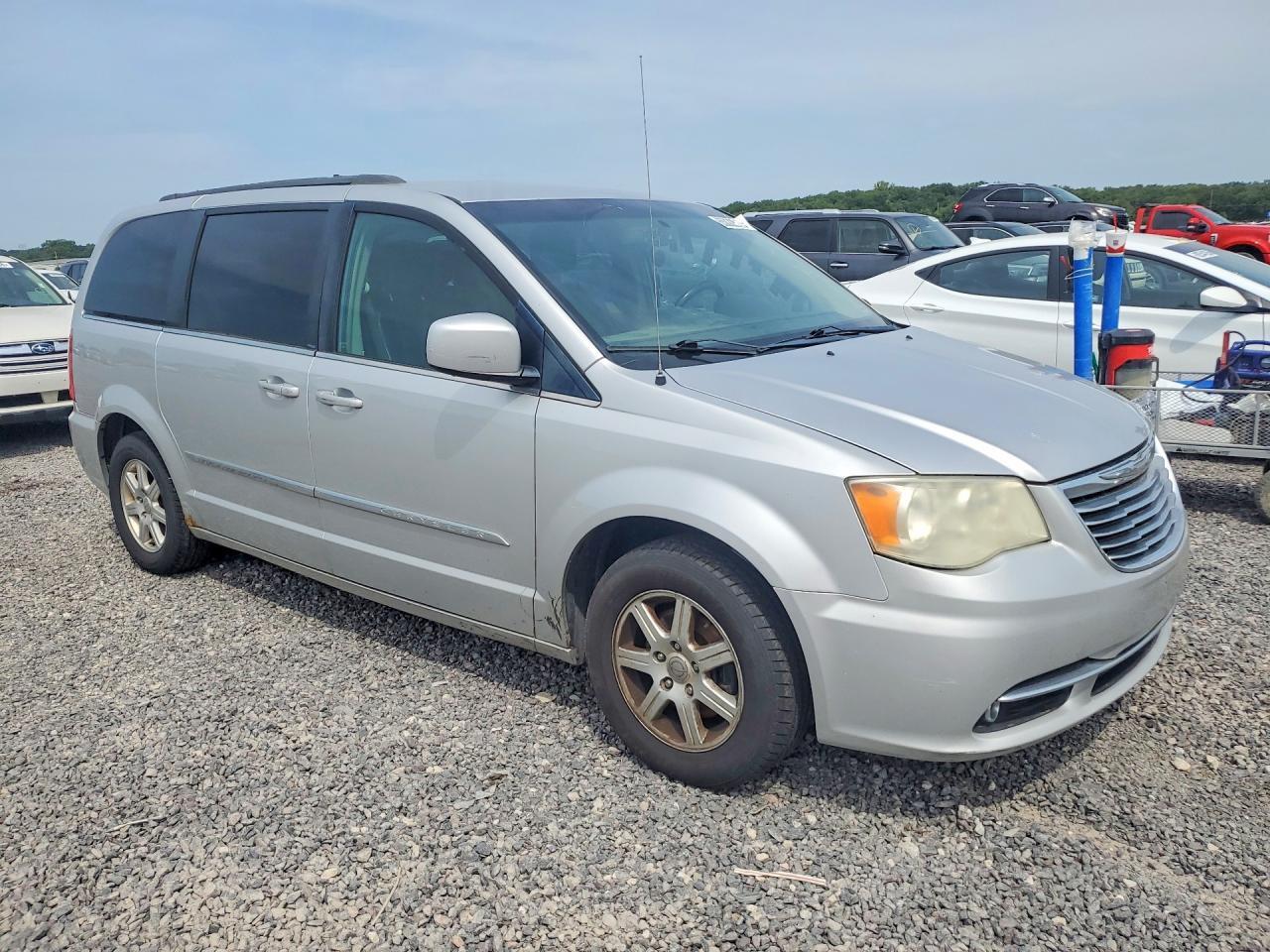 2012 CHRYSLER TOWN & COUNTRY TOURING — Фото 4 из 13