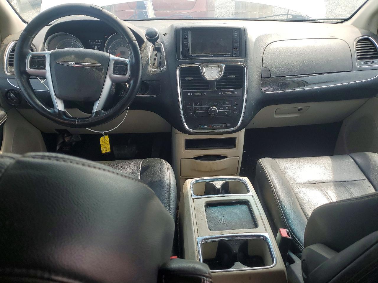 2012 CHRYSLER TOWN & COUNTRY TOURING — Фото 8 из 13