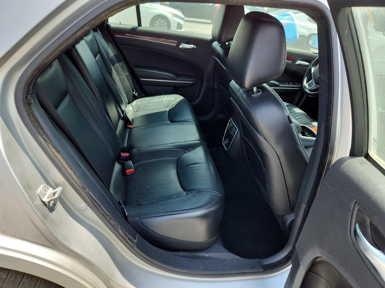 2012 CHRYSLER 300 LIMITED — Фото 10 из 12