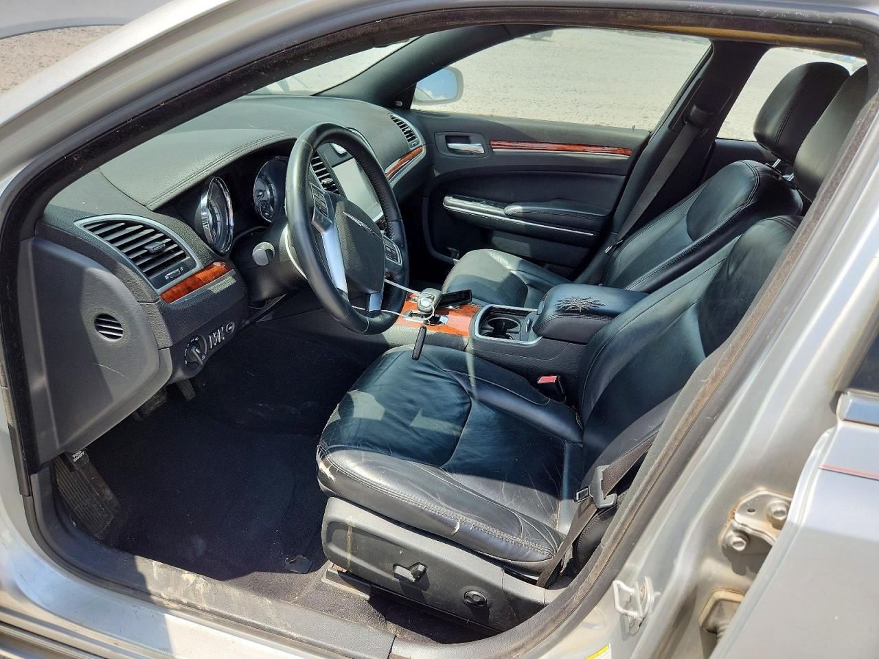 2012 CHRYSLER 300 LIMITED — Фото 7 из 12