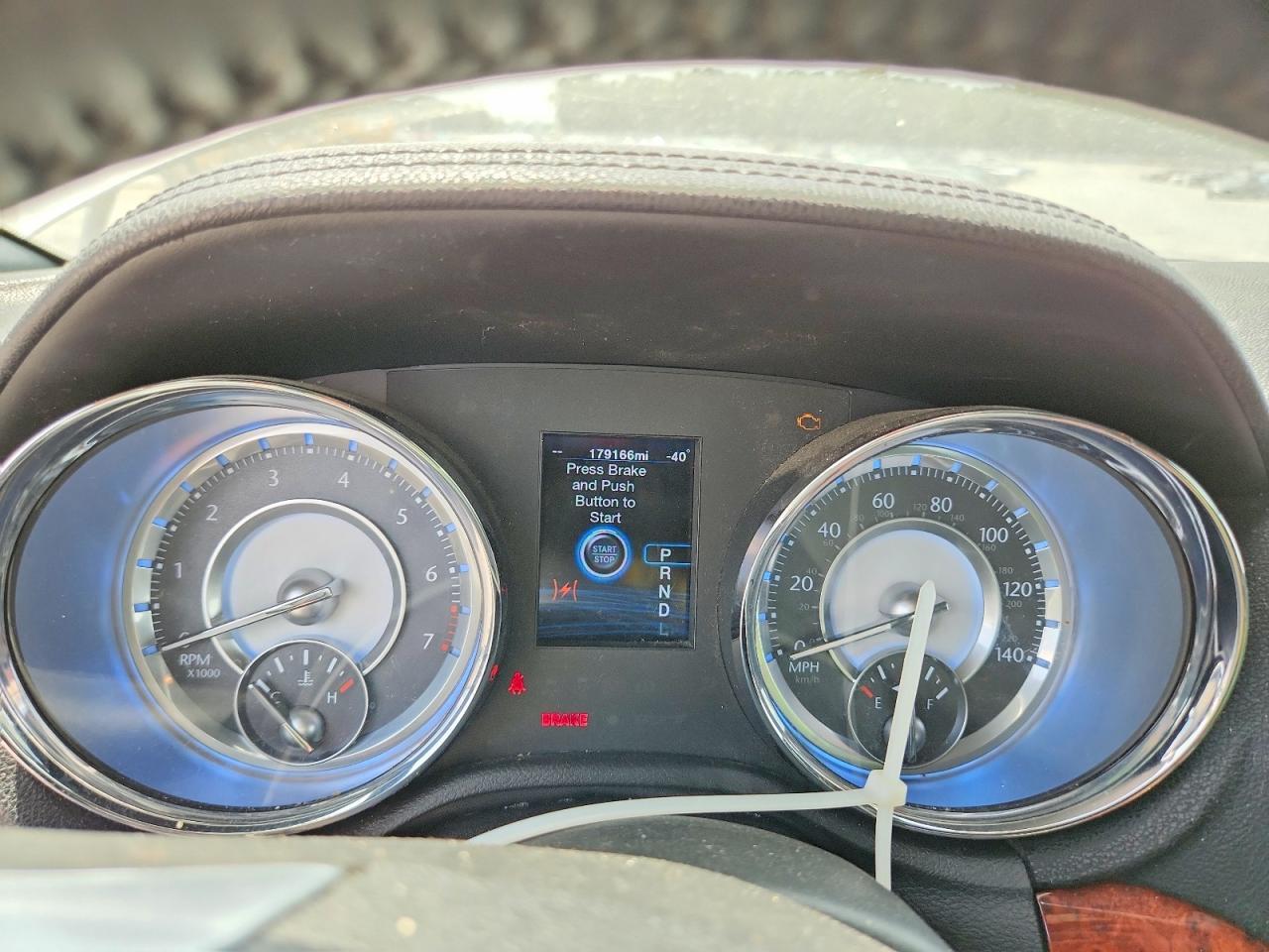 2012 CHRYSLER 300 LIMITED — Фото 9 из 12