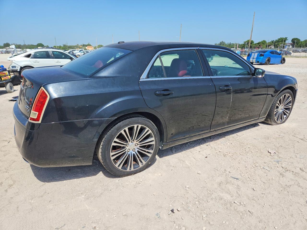 2012 CHRYSLER 300 S — Фото 3 из 12
