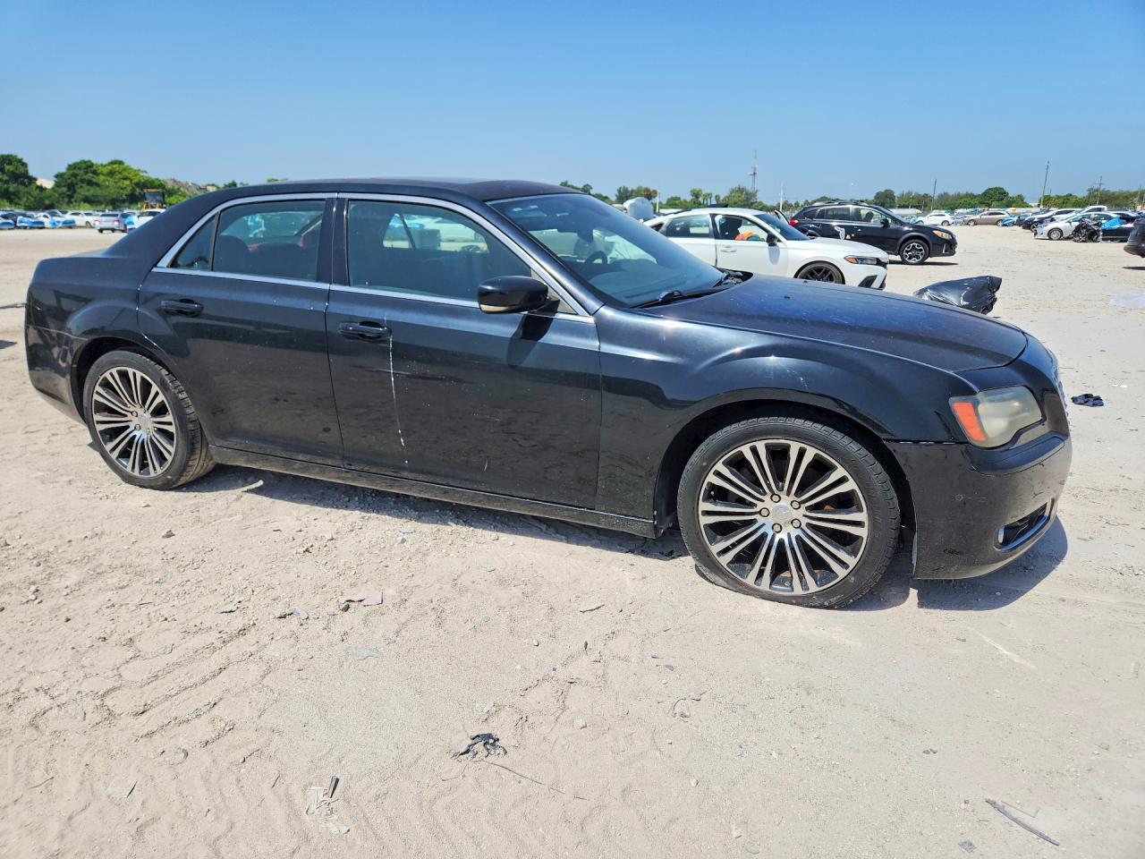 2012 CHRYSLER 300 S — Фото 4 из 12